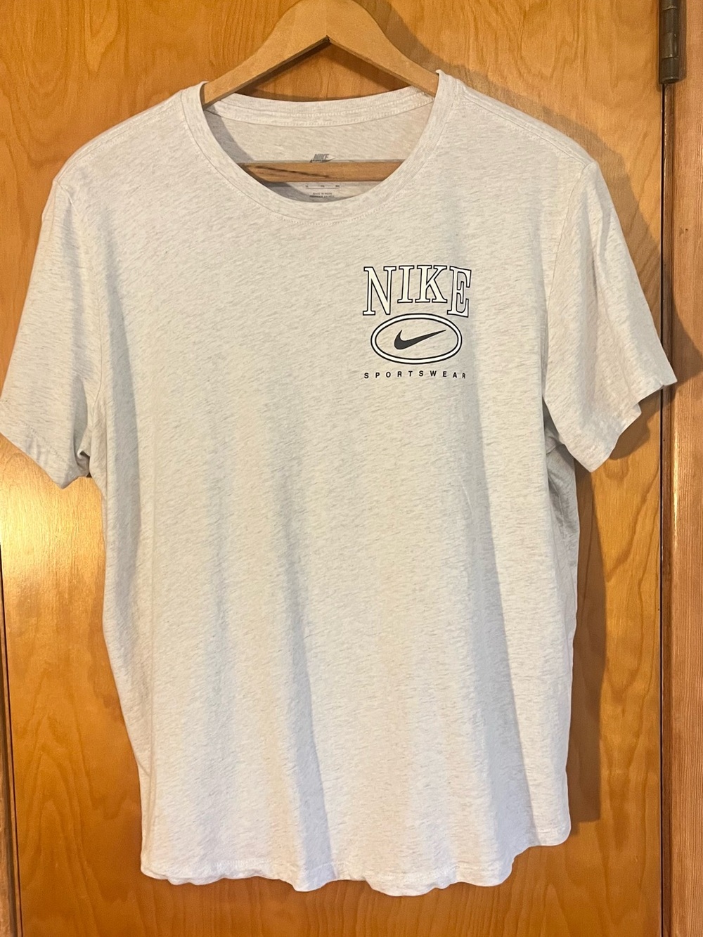 Nike Sportswear "The Nike Tee" Graphic T-Shirt Gray XL Logo Tee